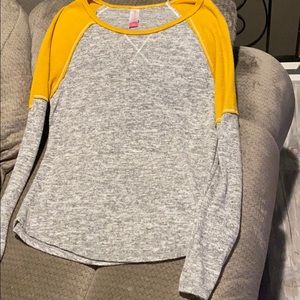 Long sleeve grey shirt